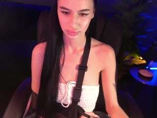 snowwhiteee from camsoda
