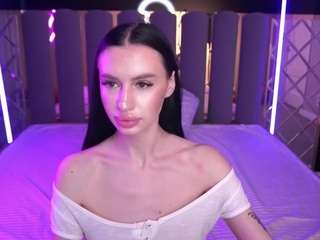 snowwhiteee live cam profile