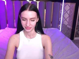 snowwhiteee's CamSoda show and profile