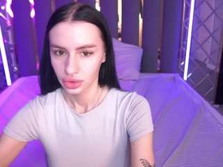 snowwhiteee's CamSoda show and profile