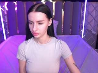 snowwhiteee's CamSoda show and profile