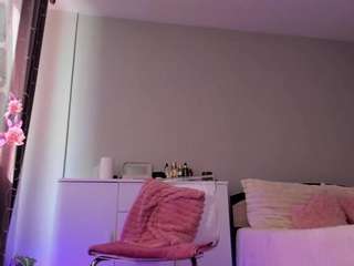 Live webcam model kyliejo19 on Soda Cams