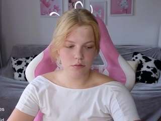 yourl1ttleangel Live Webcam on CamSoda