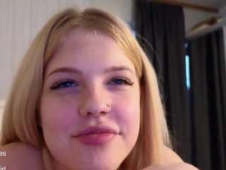 yourl1ttleangel Live Webcam on CamSoda