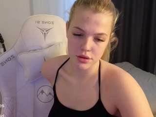 yourl1ttleangel's CamSoda show and profile