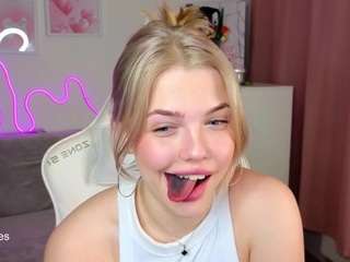 yourl1ttleangel's CamSoda show and profile