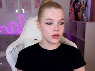 yourl1ttleangel Live Webcam on CamSoda