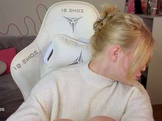 yourl1ttleangel Live Webcam on CamSoda