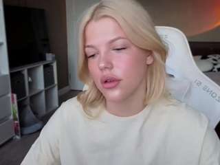 yourl1ttleangel's CamSoda show and profile