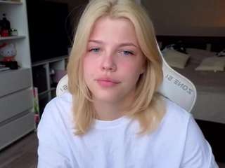 yourl1ttleangel's CamSoda show and profile