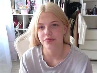 Yourl1ttleangel's cam show statistics and live stream