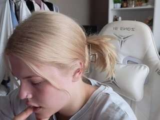yourl1ttleangel live webcam show