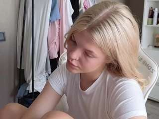 YourL1ttleAngel live webcam show