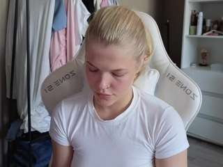 YourL1ttleAngel live webcam show