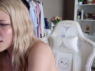 YourL1ttleAngel live webcam show
