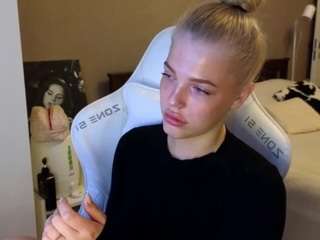 YourL1ttleAngel live cam preview