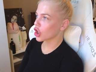 YourL1ttleAngel live cam preview