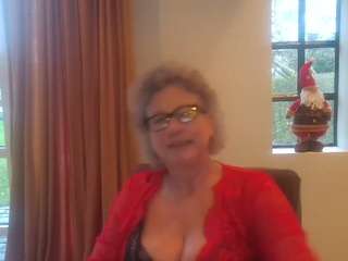 blondecougar's CamSoda show and profile