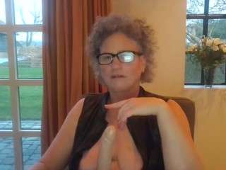 Image 1 of blondecougar, female webcam model,  years old, on live webcam