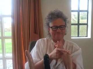 le modèle blondecougar est en webcam porno dans un show sur le site camsoda, il possède les tags suivants: ass bouncing,asshole,toys,tattoos,solo,shaved pussy,orgasm,no smoking,no drinking,massage,lovense,lingerie,large tits,foot fetish,fingers,fingering,domination,dildo,cum,butt plug