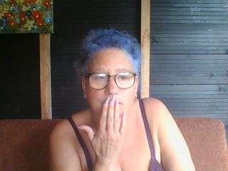 blondecougar live webcam show