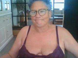 blondecougar live webcam show