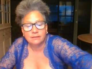 Blondecougar live cam preview