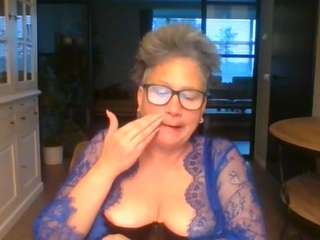 Blondecougar
