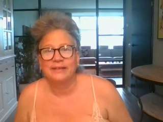 Blondecougar live cam preview