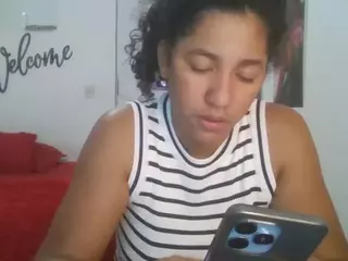 Bellacrespa's Live Sex Cam Show