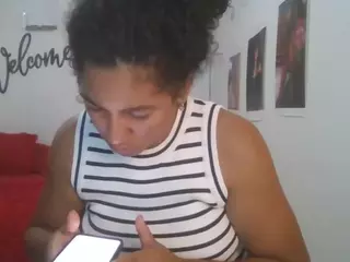 Bellacrespa's Live Sex Cam Show