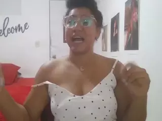 Bellacrespa's Live Sex Cam Show