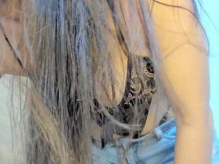 Live cam show with misseylenss
