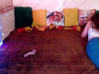 salviali's CamSoda show and profile