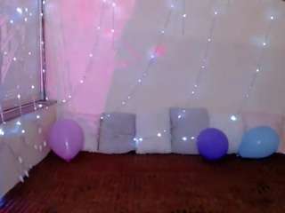 salviali's CamSoda show and profile