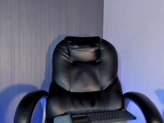 emilyy-77 Live Webcam on CamSoda