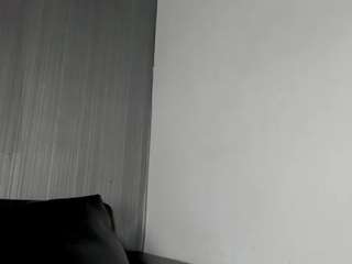 emilyy-77 - Live HD Webcam