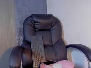 emilyy-77