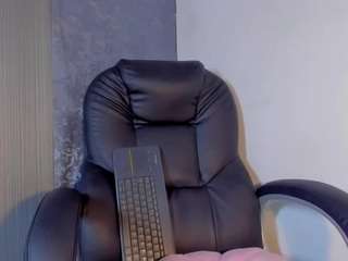 emilyy-77