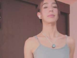 emilyy-77 live webcam show