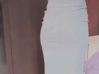 emilyy-77 live webcam show