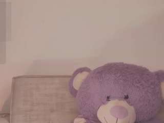 emilyy-77 live webcam show