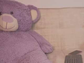 emilyy-77 live webcam show