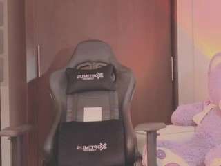emilyy-77