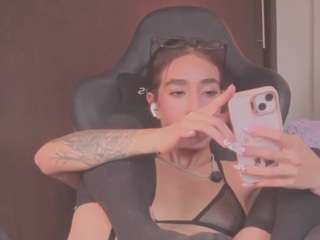 emilyy-77