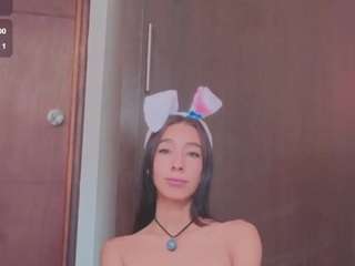 Emilyy-77