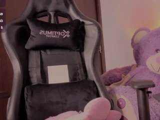 emilyy-77