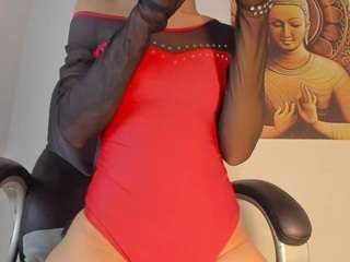 Emilyy-77