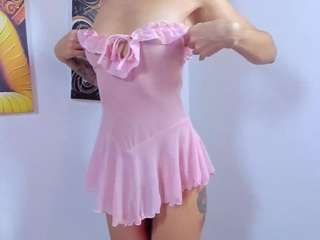 Emilyy-77