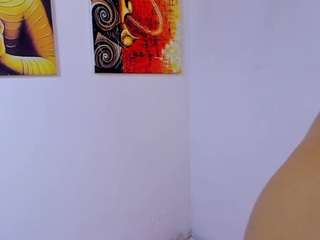 Emilyy-77